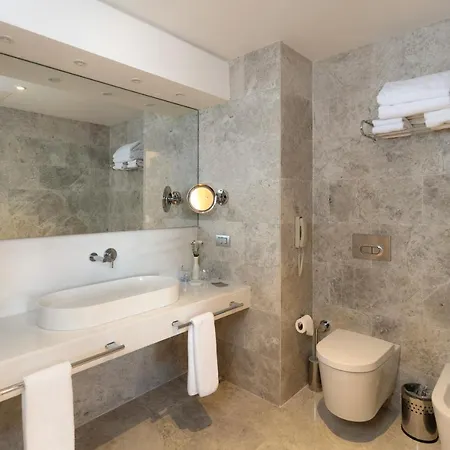 Ξενοδοχείο On'live 5*